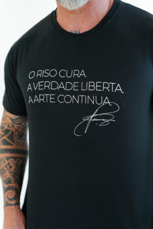 Camiseta O Riso Cura